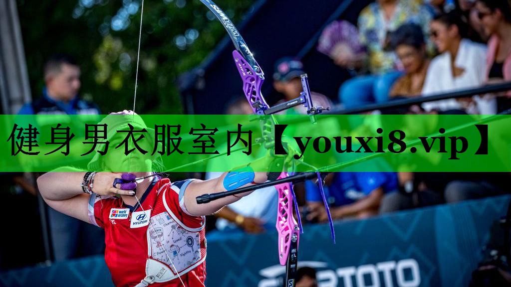 健身男衣服室内
